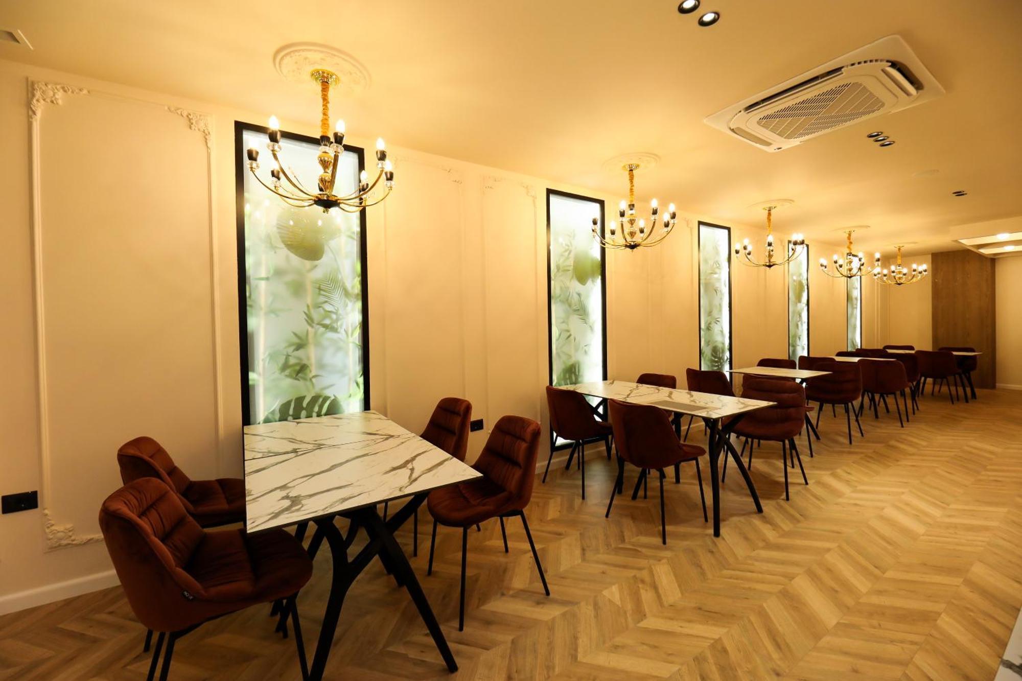 Hotel Adore วญอเรอ ภายนอก รูปภาพ