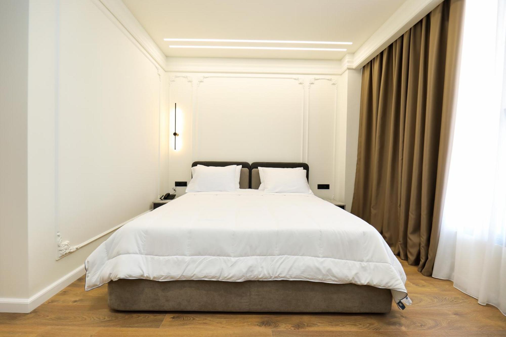 Hotel Adore วญอเรอ ภายนอก รูปภาพ