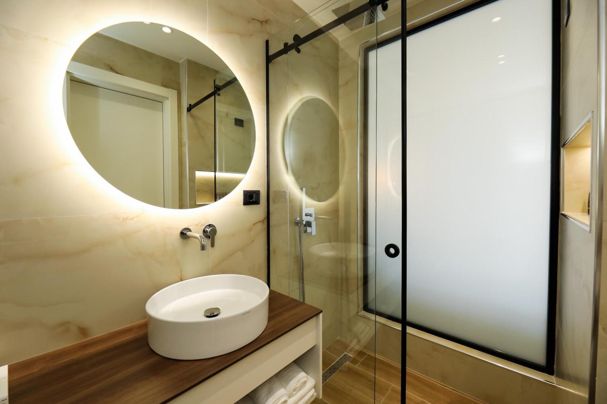 Hotel Adore วญอเรอ ภายนอก รูปภาพ