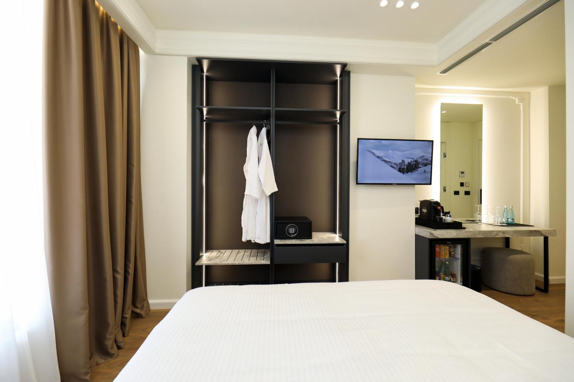 Hotel Adore วญอเรอ ภายนอก รูปภาพ