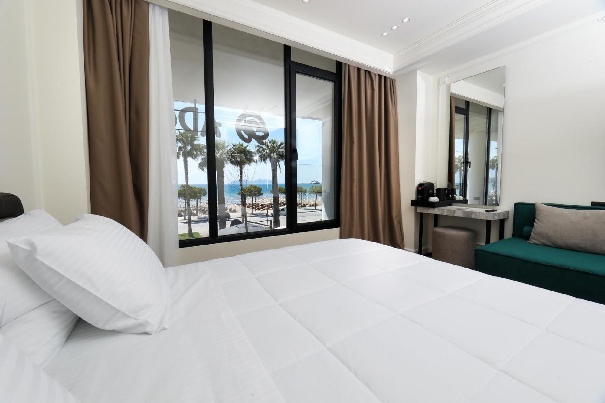 Hotel Adore วญอเรอ ภายนอก รูปภาพ