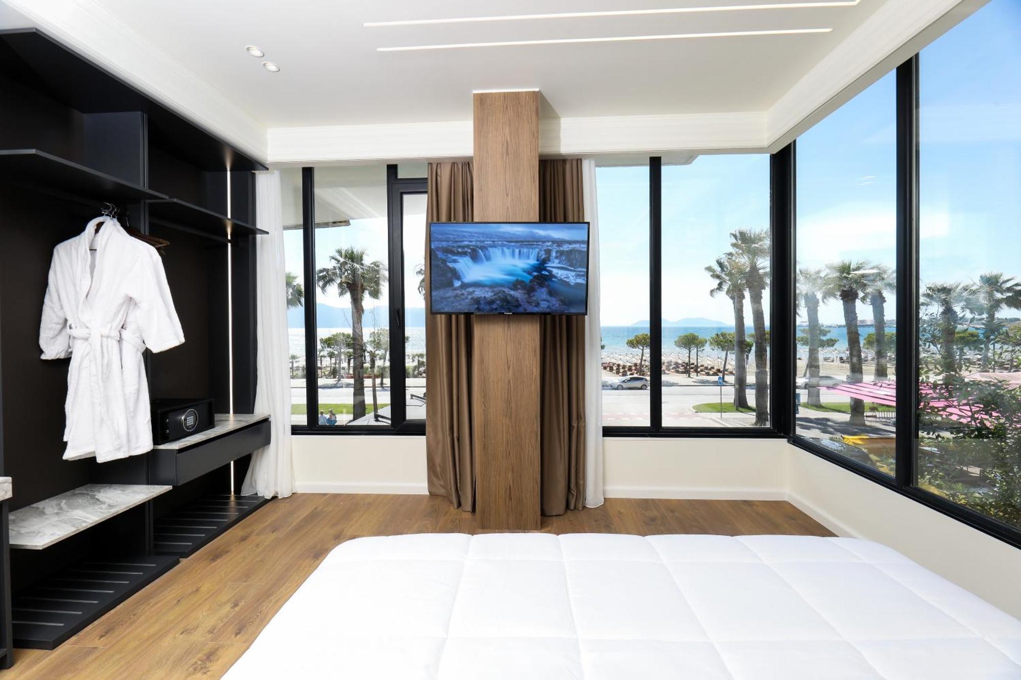 Hotel Adore วญอเรอ ภายนอก รูปภาพ