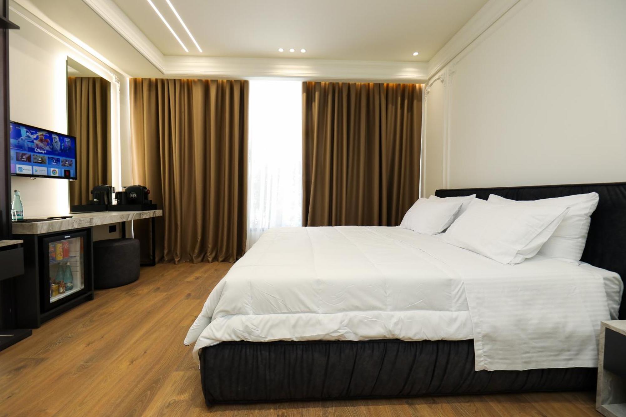 Hotel Adore วญอเรอ ภายนอก รูปภาพ