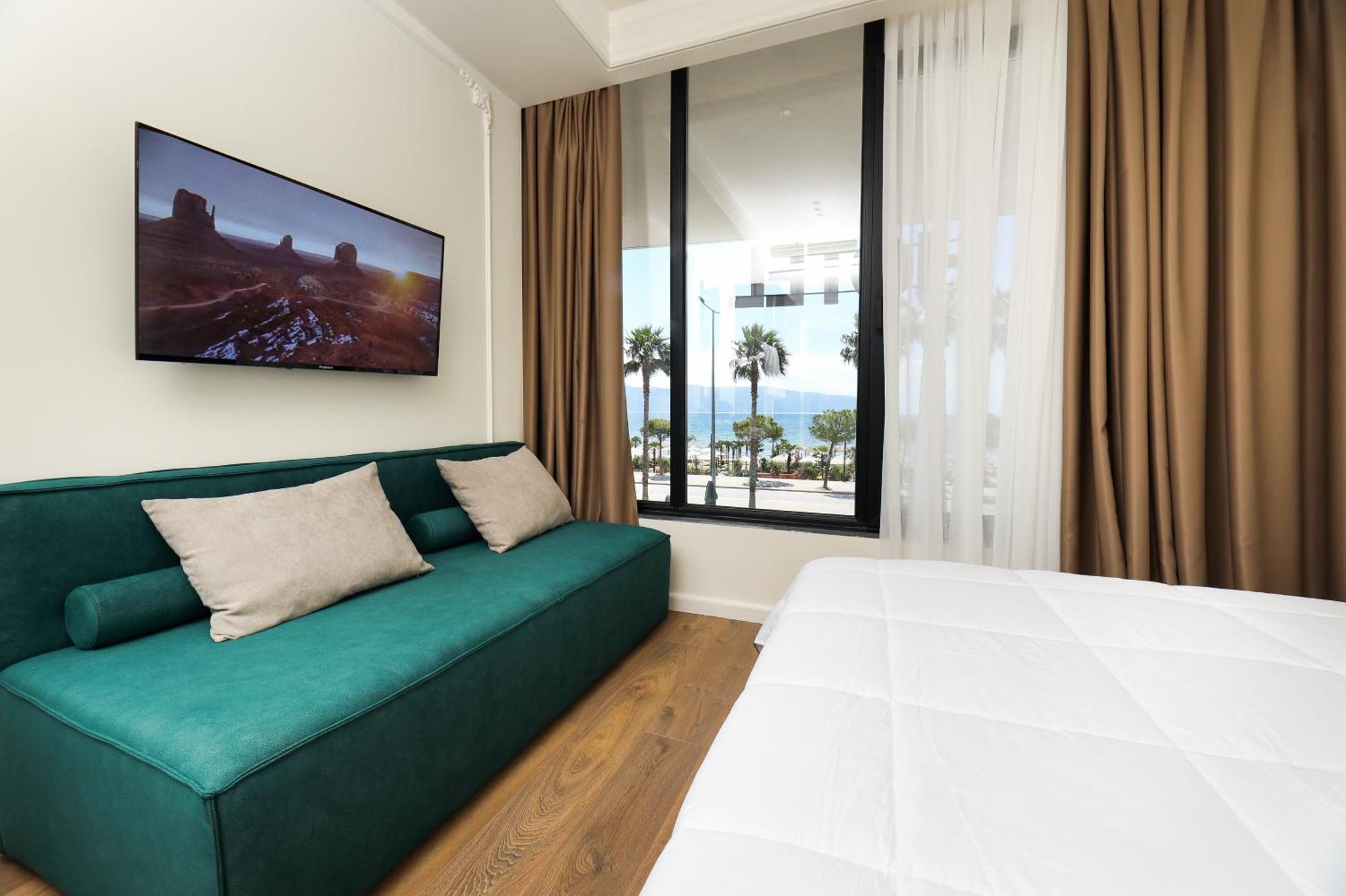Hotel Adore วญอเรอ ภายนอก รูปภาพ