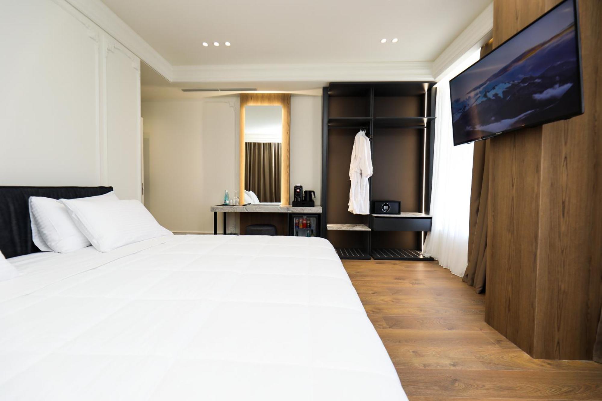 Hotel Adore วญอเรอ ภายนอก รูปภาพ
