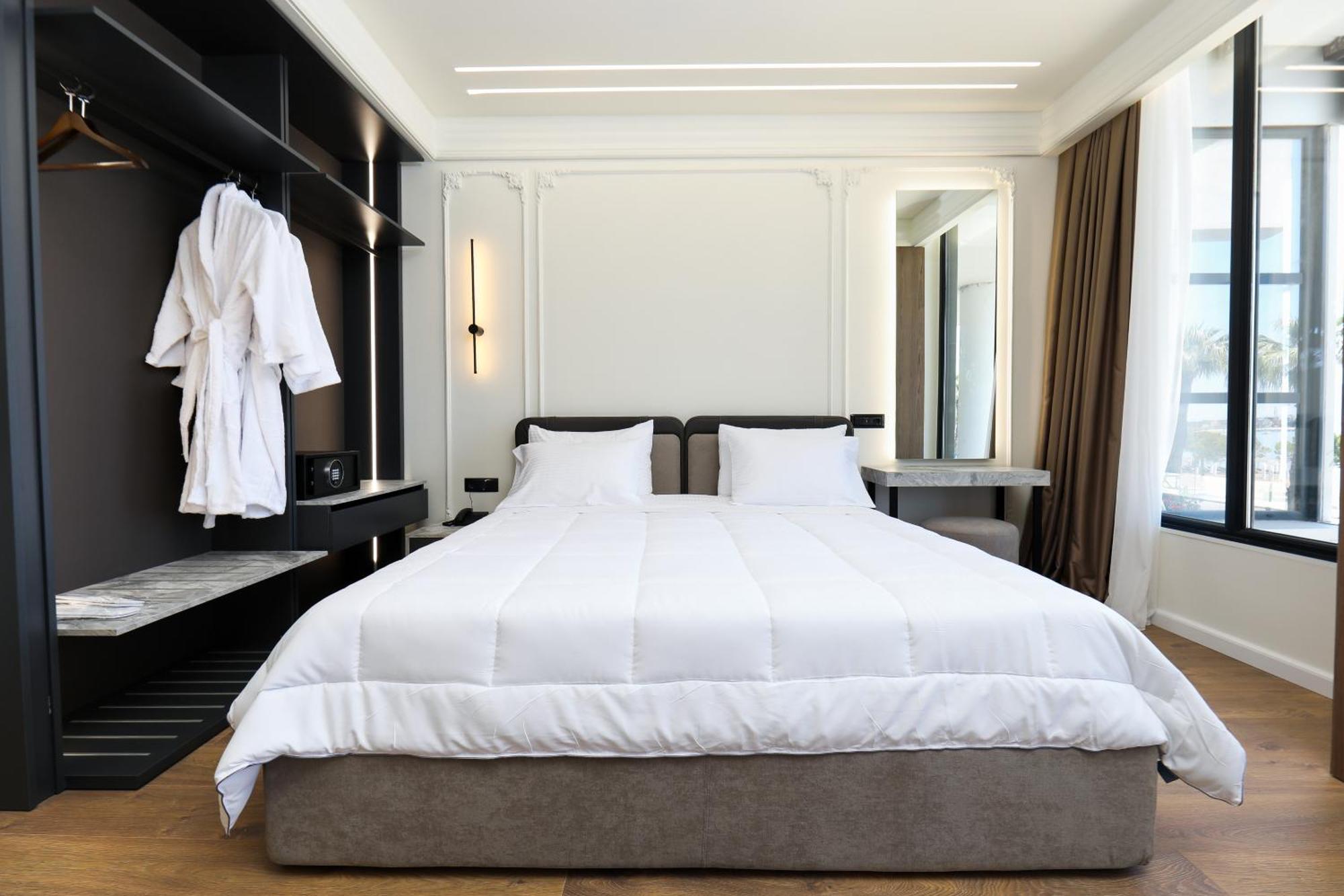 Hotel Adore วญอเรอ ภายนอก รูปภาพ
