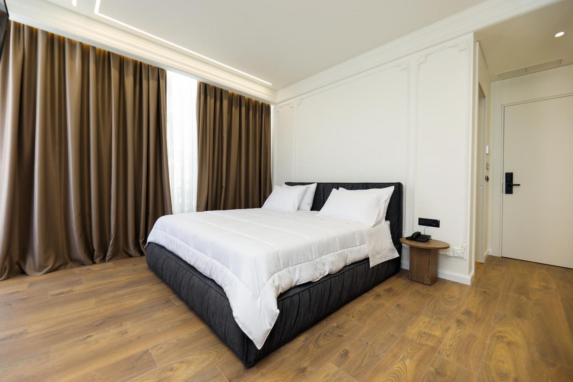 Hotel Adore วญอเรอ ภายนอก รูปภาพ