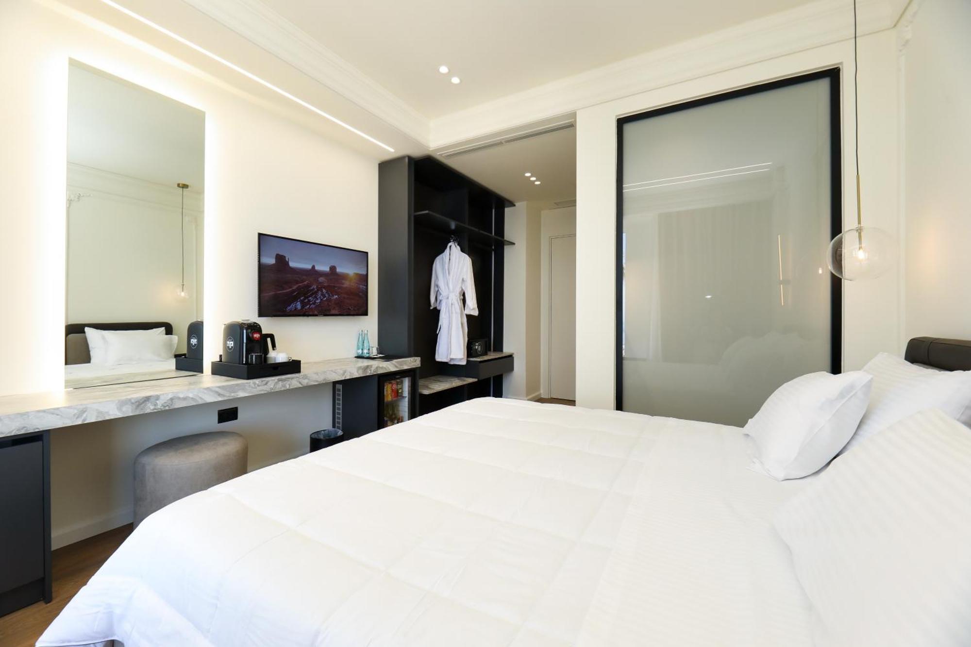 Hotel Adore วญอเรอ ภายนอก รูปภาพ